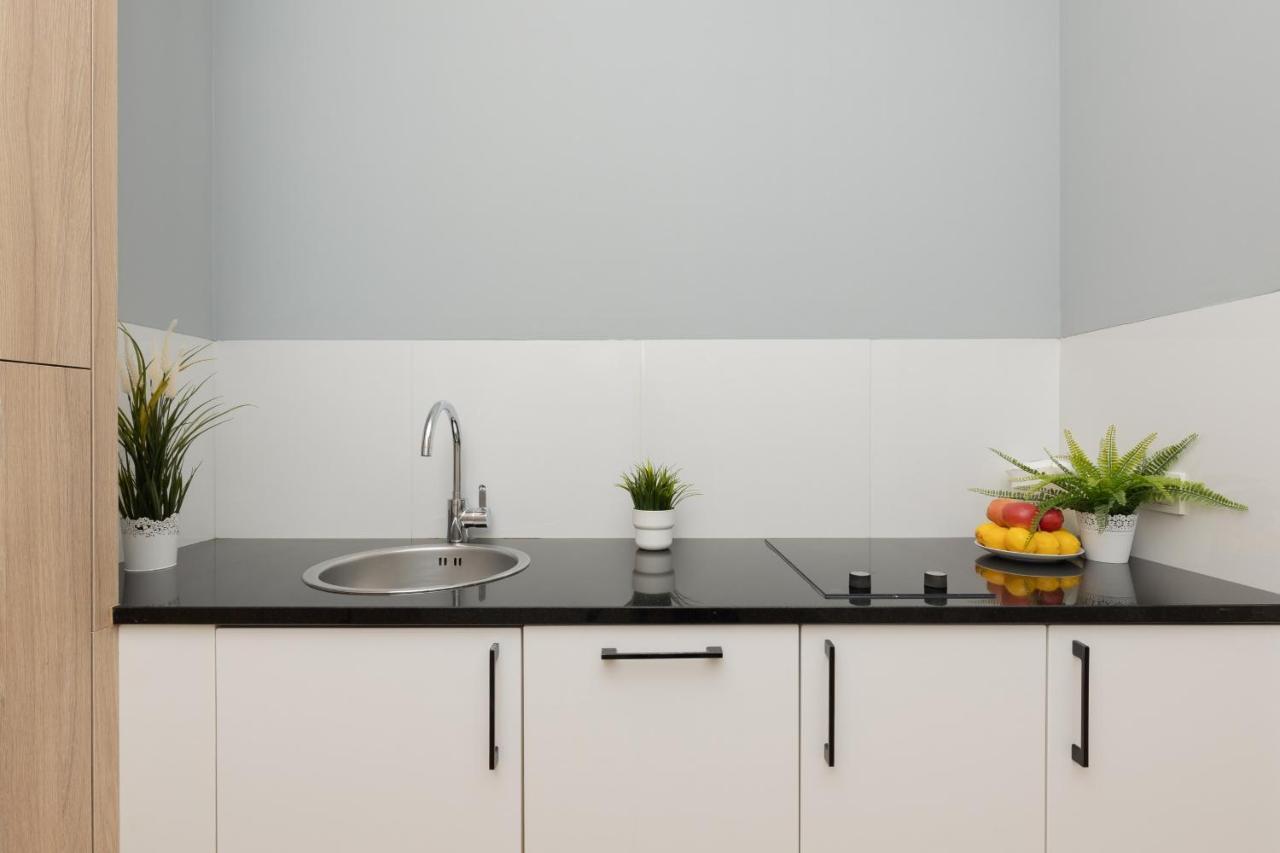 Wola Pet-Friendly Apartments With Ac Slawinska By Noclegi Renters Warszawa Zewnętrze zdjęcie