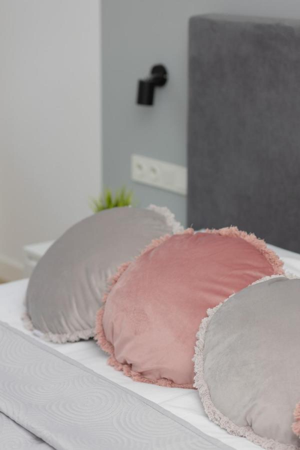 Wola Pet-Friendly Apartments With Ac Slawinska By Noclegi Renters Warszawa Zewnętrze zdjęcie