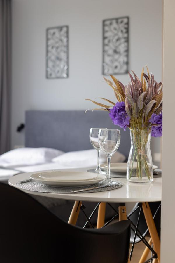 Wola Pet-Friendly Apartments With Ac Slawinska By Noclegi Renters Warszawa Zewnętrze zdjęcie