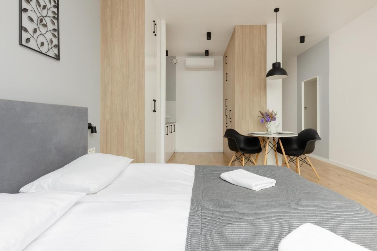 Wola Pet-Friendly Apartments With Ac Slawinska By Noclegi Renters Warszawa Zewnętrze zdjęcie